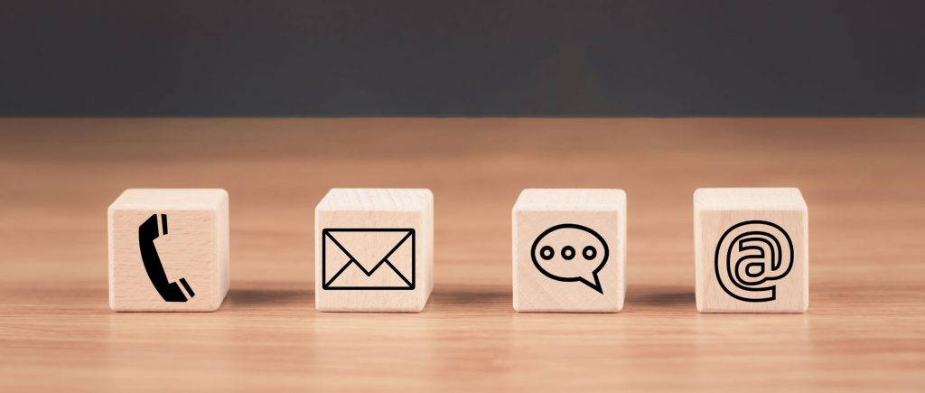 Service (Symbole Telefon, Brief, Chat, Mail)